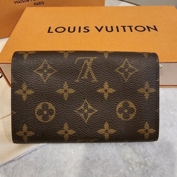 AUTHENTIC Louis Vuitton Monogram Porte Monnaie Bifold Wallet - Picture 2 of 10